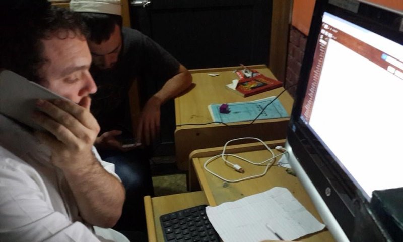 "איבדנו חברים יקרים. רבים ממתינים לחילוץ"