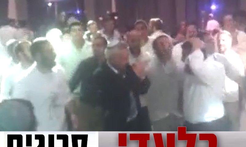 חשיפת סרוגים: משה קצב השתחרר לחתונת אחייניתו ונכדו של הרב אריאל