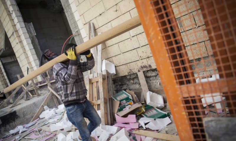 כוחות הביטחון הוקפצו: מכות בין פועלים באלקנה