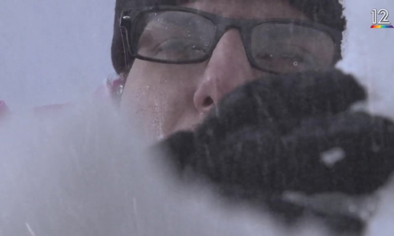 צפו: "כולי קבור מתחת לשלג, ידיים רגליים, ראש"