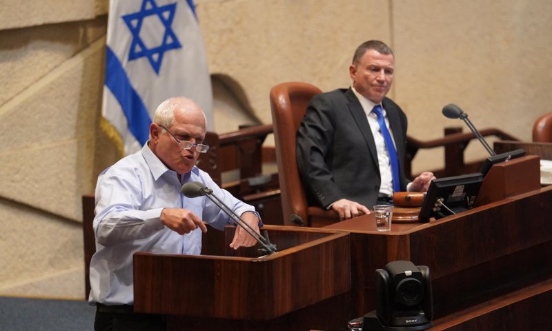 סופית: הכנסת העניקה חסינות לחיים כץ