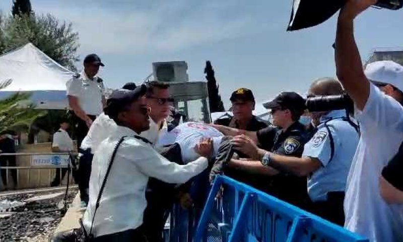 קפיטול: עשרות נכי צה"ל מנסים לפרוץ לכנסת