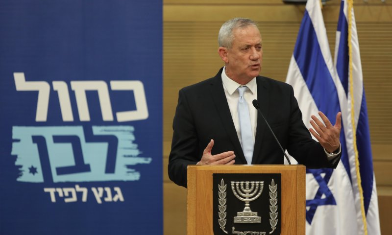 גנץ תוקף: "נתניהו מוביל לטירוף מערכות ארצי"