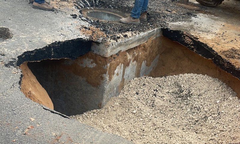 חשד לבולען נוסף: בור נפער בשדרות ירושלים בחולון