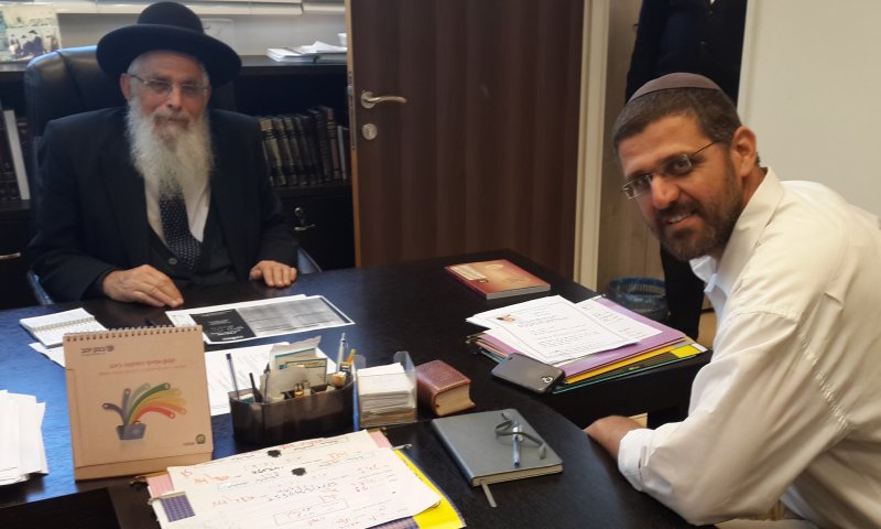 הרב יעקב אריאל ברך את בוארון ואיחל לו הצלחה