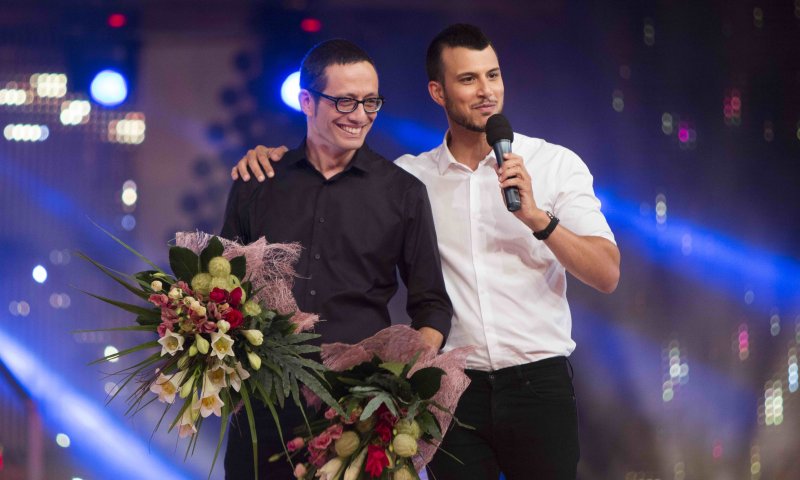 ארז טל או אסי עזר: מי ינחה את אירוויזיון 2019?