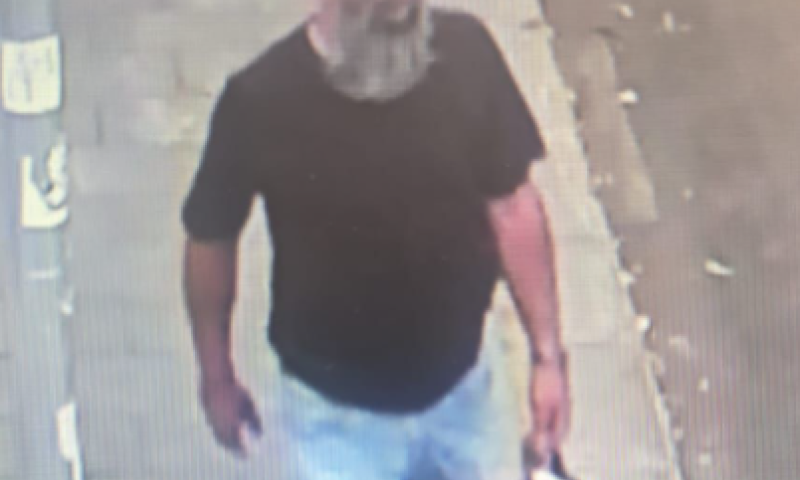 התחפשו לחרדים? תיעוד ראשון של ההצתות סביב בית נתניהו