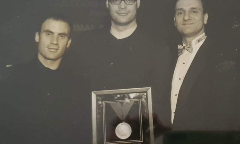 למה קשה לחולצות החדשות שלי לצאת מהארון?