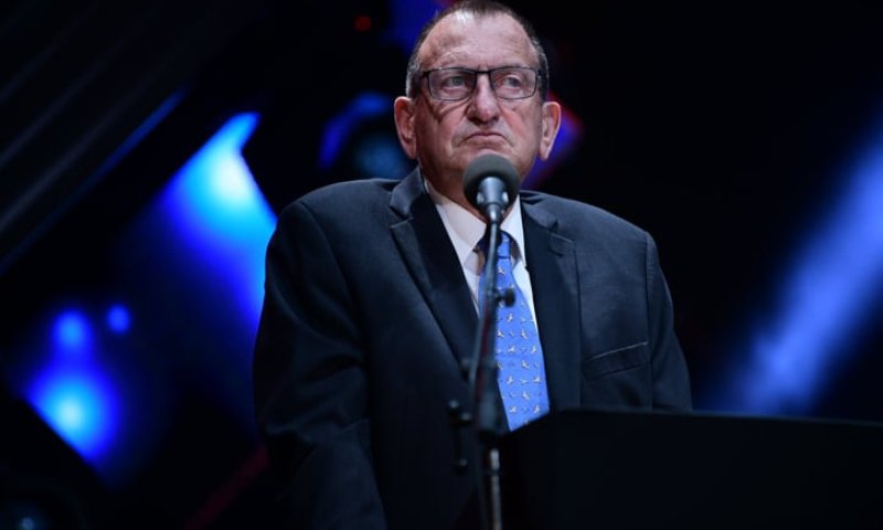 "פייק ניוז, אין איסור על דוכני תפילין בתל אביב"