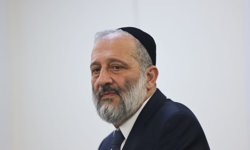 צפו: דרעי ההמום מקבל את ההודעה על פטירת אורי זוהר