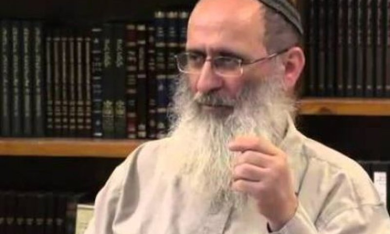 מגיב לסערה: "לא אמרתי שללימוד תורה אין ערך"