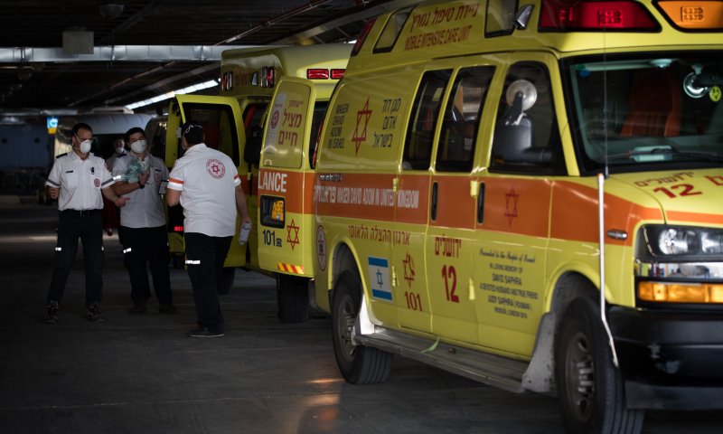 גבר בן 40 נמצא כשהוא מחוסר הכרה וסובל מפציעות