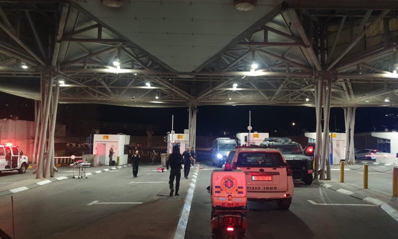 צומת אל חאדר: חשוד נורה ברגלו לאחר שתקף חייל