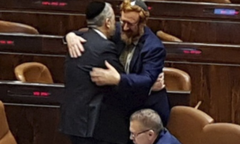 אחרי 'סערת השבעה': גליק ודרעי התחבקו בכנסת