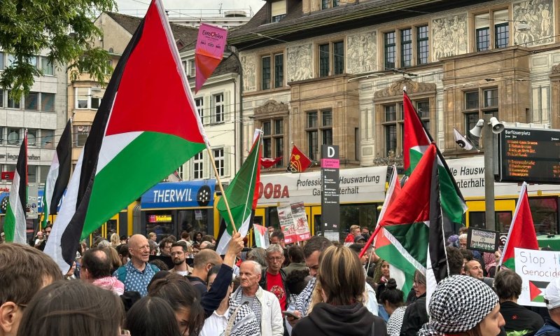 שרפו דגלי ישראל: הפגנת ענק פרו-פלסטינית בבאזל