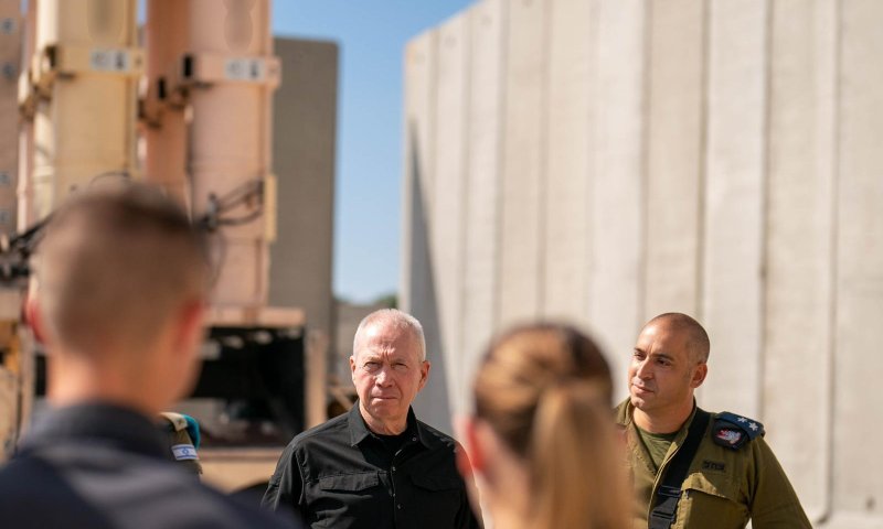 שוב מתקפל? גלנט: "אנחנו לא רוצים מלחמה"