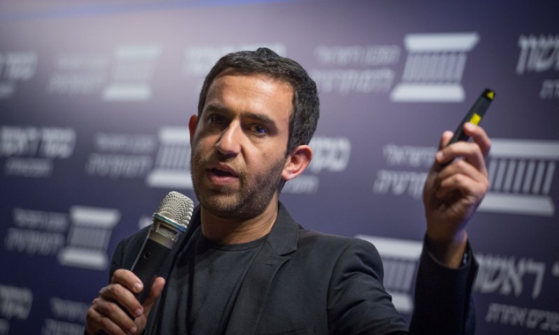 נוביק תוקף: "הגיע הזמן שישלם על התנהלותו כאן"