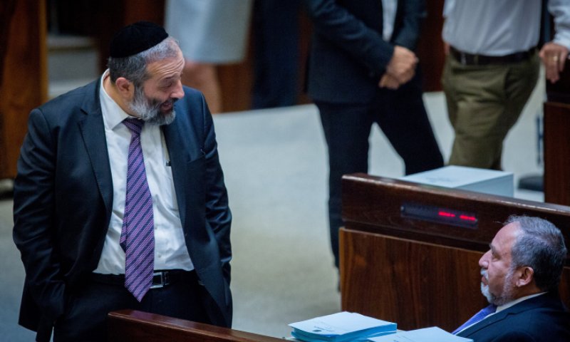 ליברמן לדרעי: "גם לצרפתי היית מעיר בצורה כזאת?"