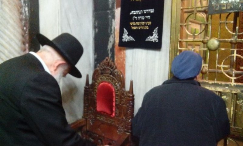 לראשונה בחייו: הרב אורי זוהר הגיע לחברון