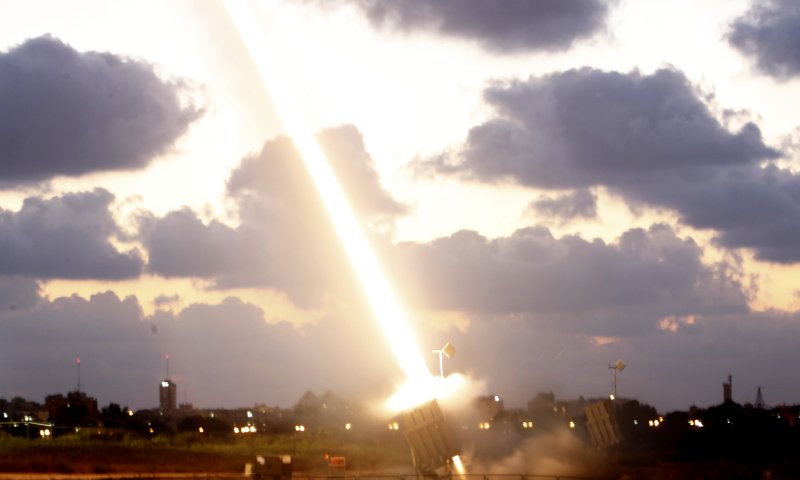 היום ה-10: תקיפות בעזה בצד מגעים להפסקת אש