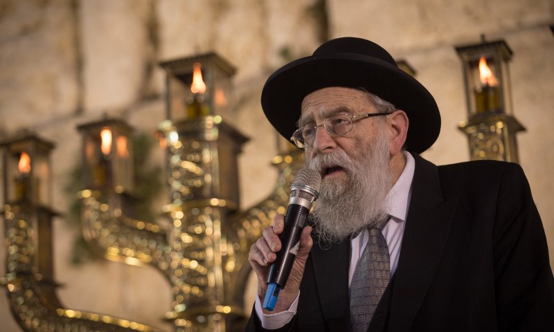 פסיקתו המפתיעה של הרב אריה שטרן על העלייה להר