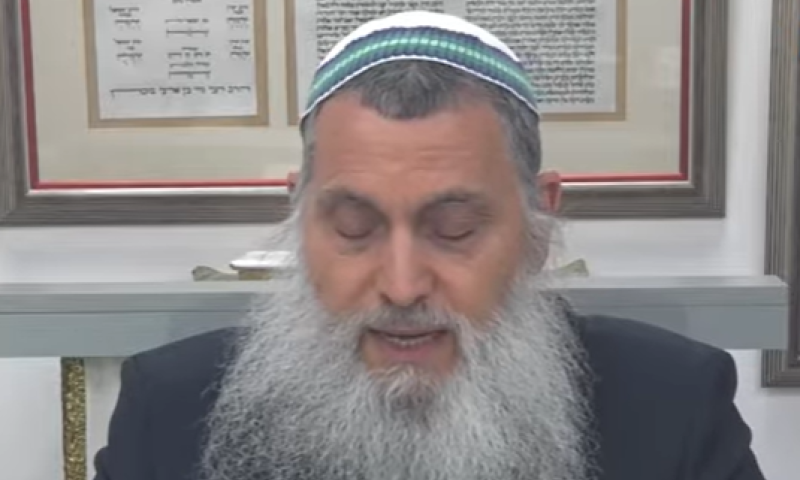 הרב ניר בן ארצי מזהיר: "הם מכינים אלפי חיילים וטילים"