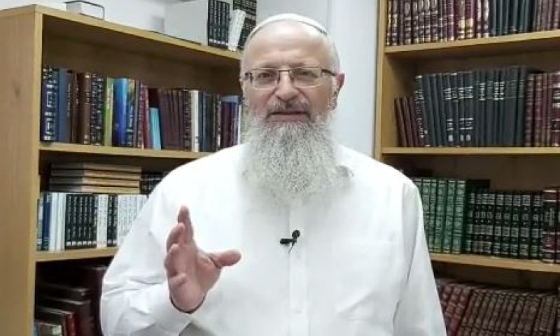 הרב אליהו על נפגעות עזרא שיינברג: "נשים מיוחדות"