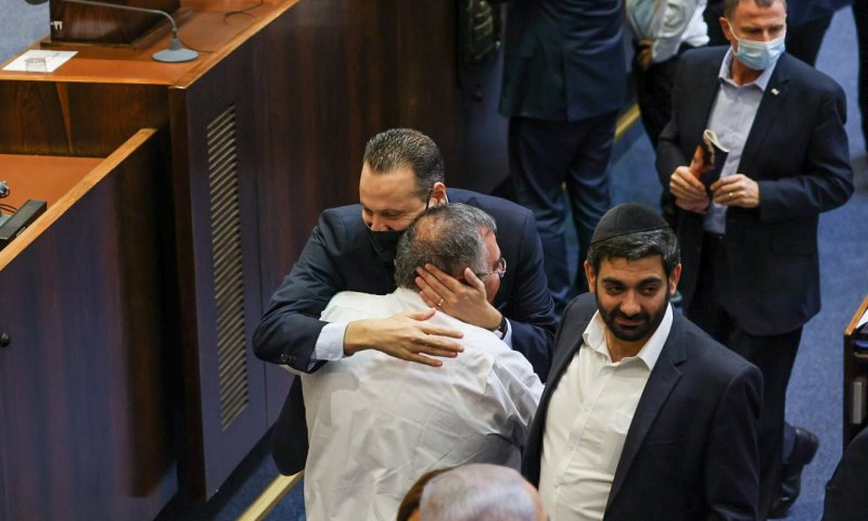 באופוזיציה חוגגים: "החוק הרע נפל וטוב שכך"