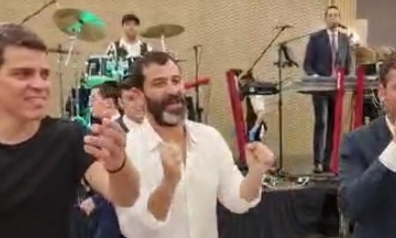 צפו: יהודה לוי רוקד בחתונה חרדית בבני ברק