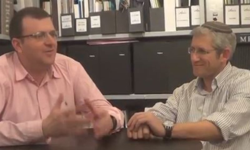 צפו: מה פתאום להזמין חילוני לסעודת שבת?