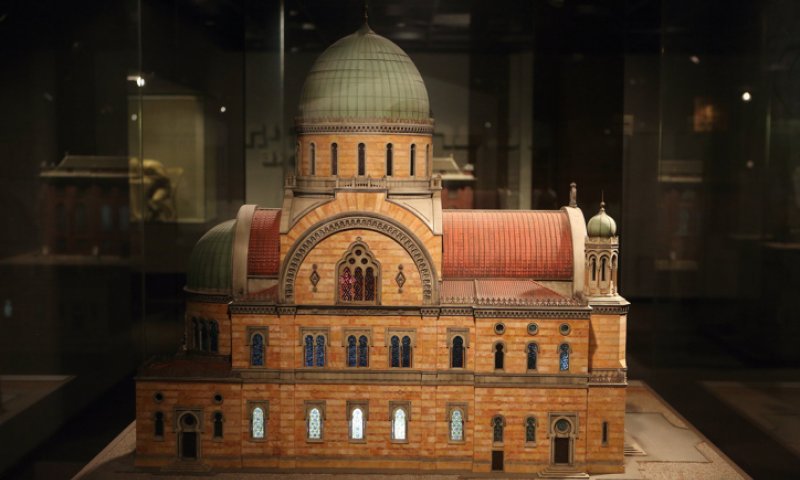 צפו: קצר על הפרשה | אין לנו מה להיאחז בגלות