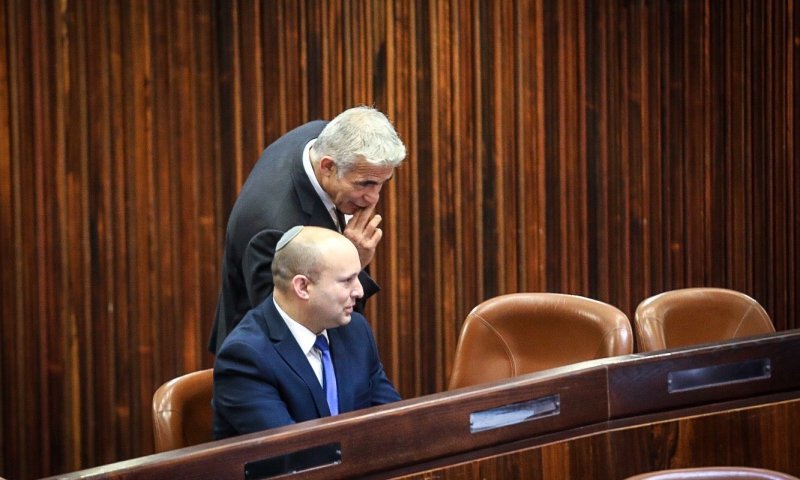 עוד כאב ראש לבנט: סגן שר מאיים להצביע נגד התקציב
