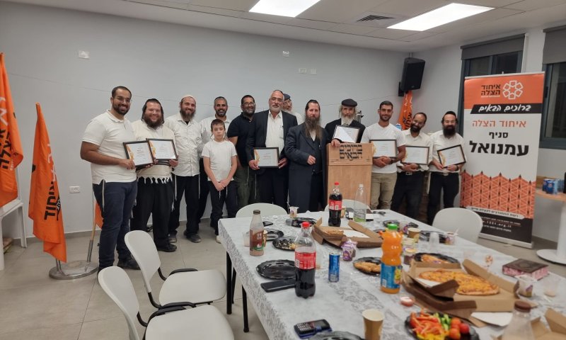 מרגש: הילד שטבע פגש את החובשים שהצילו אותו