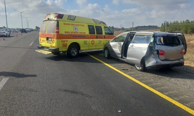הקטל בדרכים: משאית פגעה באישה שעמדה בצד הכביש, מצבה אנוש