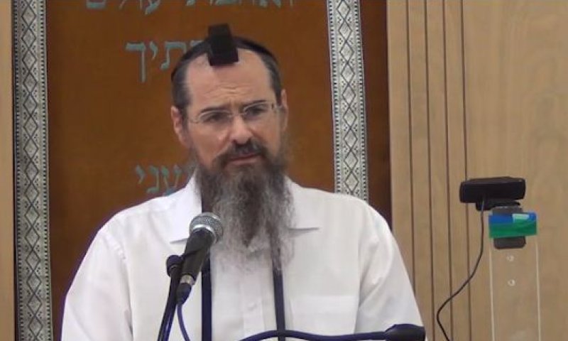 לראשונה בקולו: הרב טל מתייחס לסערה בתורת החיים. צפו