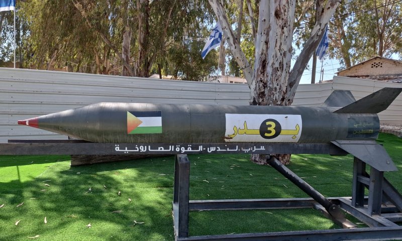 שנה לטבח: צה"ל חושף את השלל שנתפס ממחבלי החמאס