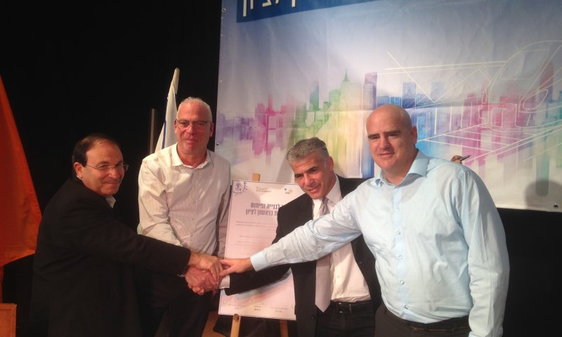 אריאל חתם: 17,000 דירות חדשות בראשל"צ