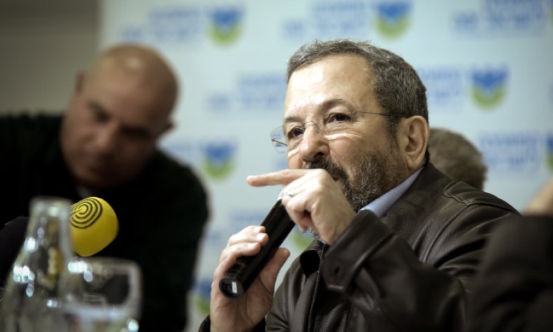 אהוד ברק משתלח ביאיר לפיד