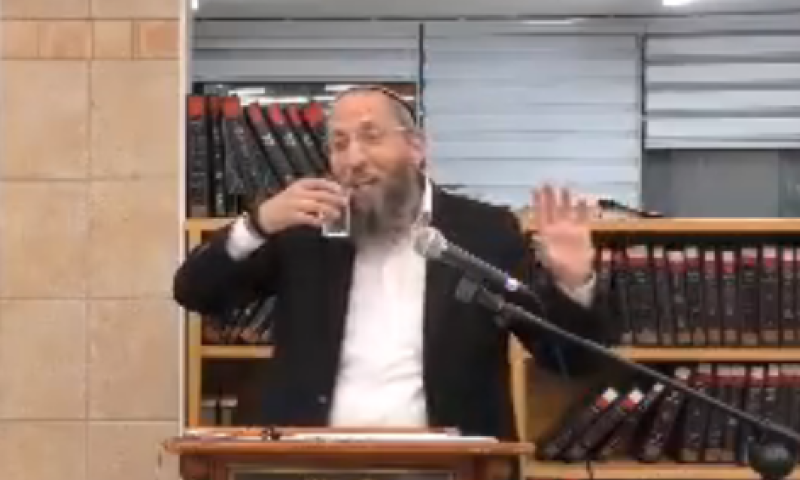 הרב רימון תוקף: "אני לא סומך על ההכשר הזה". צפו