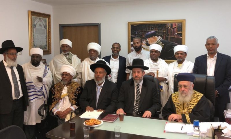 הרבנים הראשיים בפגישה עם הקייסים: סוף למחאה