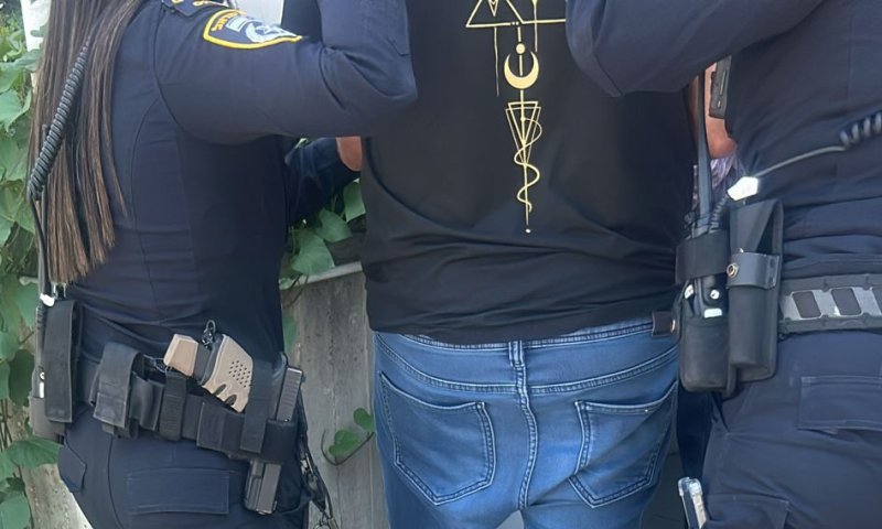 המשטרה עצרה שלושה חשודים שמנעו כניסה למקלטים בבת ים