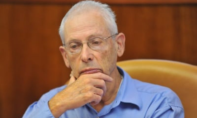 גורמים בימין על חוק מגרון: השר בני בגין סוחט את נתניהו