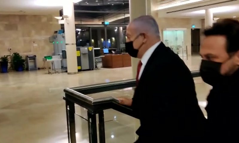 צפו: כך הגיב נתניהו כשנשאל על עסקת הטיעון