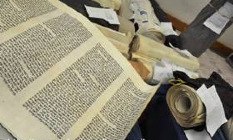 נתפסה כנופיית גנבי ספרי תורה שפעלה באזור המרכז