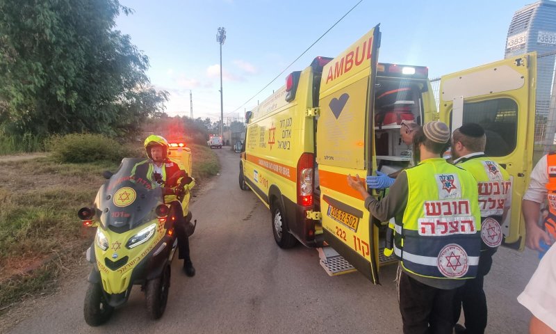 עם כוויות בגופו: צעיר בן 20 התחשמל ברמת גן, מצבו בינוני