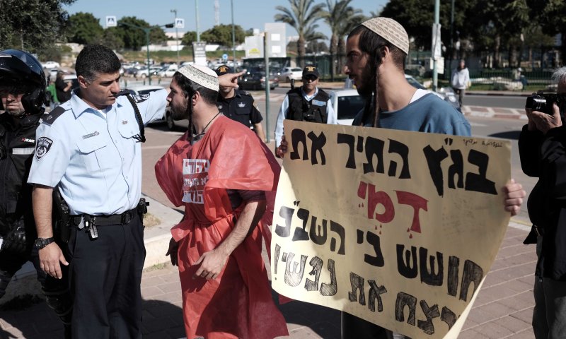 נזרי: "פגשתי את העצורים, מצבם הפיזי והנפשי תקין"