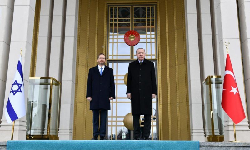"התקווה" באנקרה: הרצוג התקבל בארמונו של ארדואן