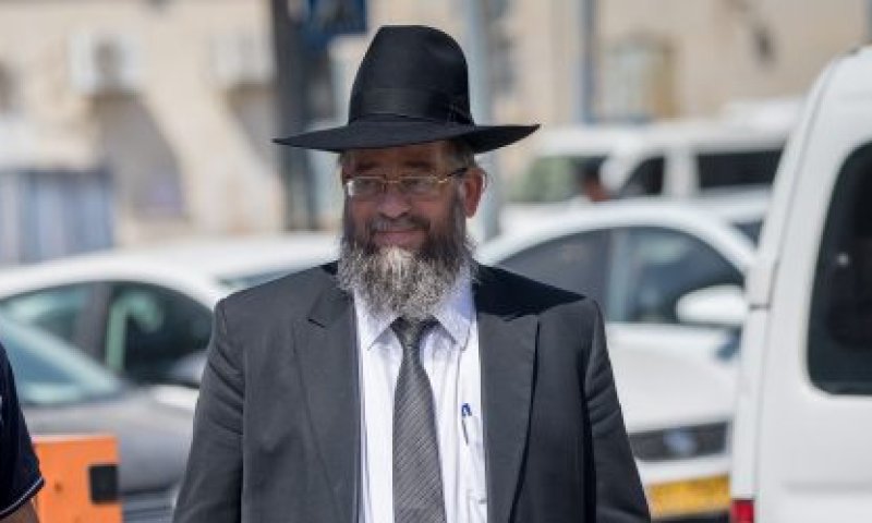 אור בקצה המנהרה: שיפור קל במצבו של הרב הבר