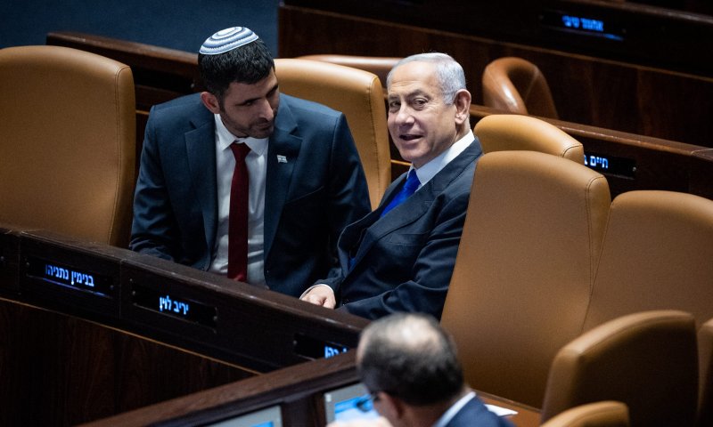 פארסה: משרד התקשורת מחזיר את הציוד ל-AP