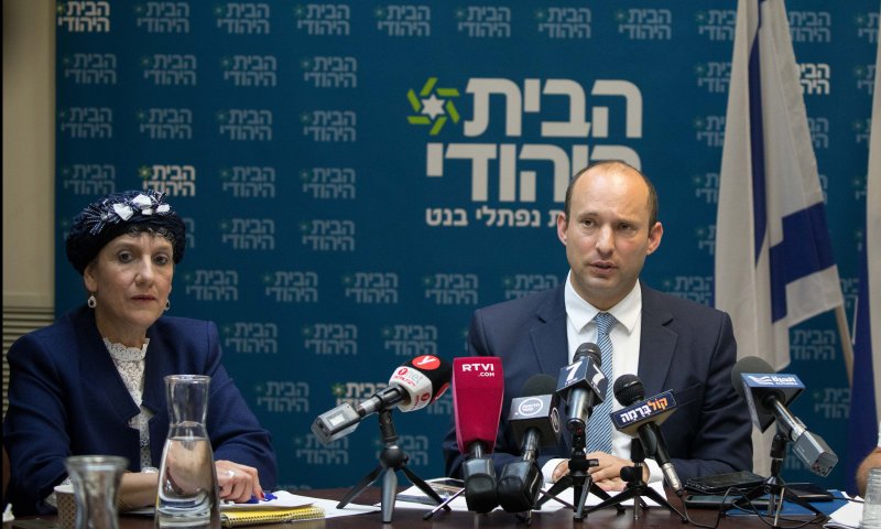 פיצול בבית היהודי &bull; יוגב וסמוטריץ' נגד; השאר בעד